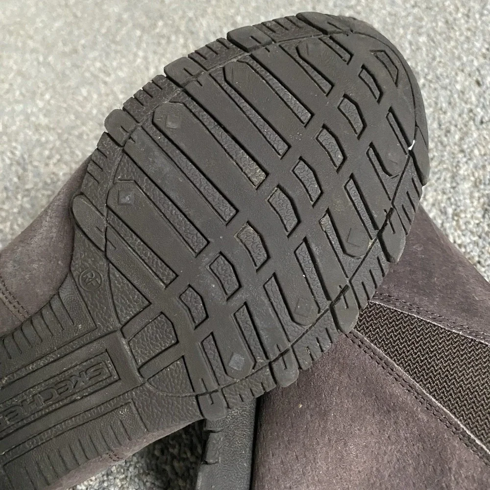 Skechers Ankle Chelsea Booties 8.5 EU 38.5 Taupe Suede Leather Flat Everyday